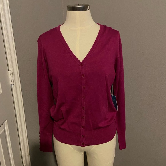 Cardigan in Magenta (Large brand new/never worn) - Picture 2 of 5